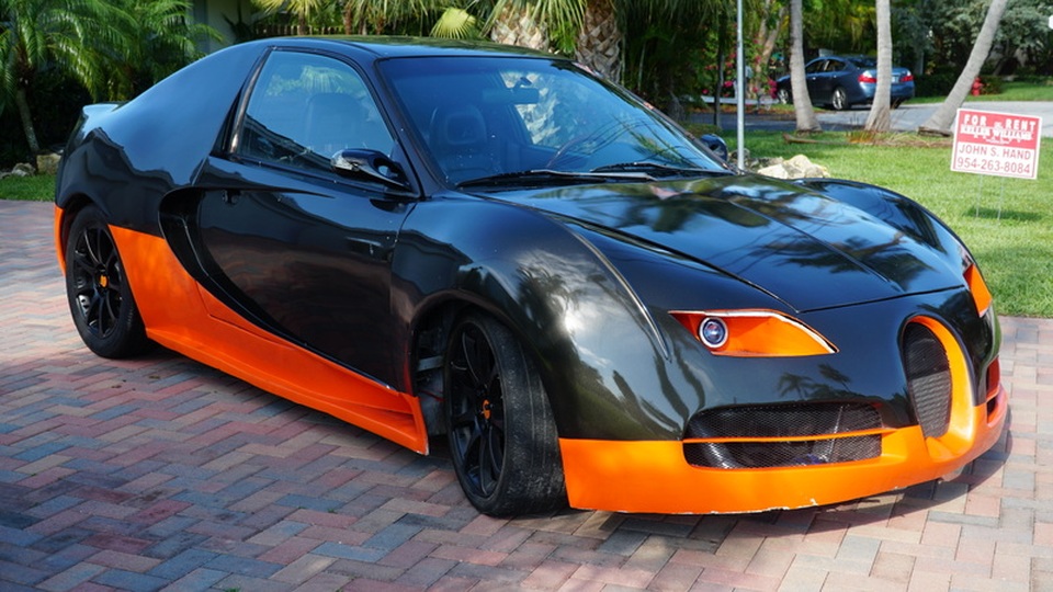 Hô biến Honda Civic thành… siêu xe Bugatti Veyron - 8 Hô biến Honda Civic thành… siêu xe Bugatti Veyron - 8