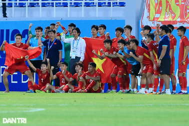 U23 Việt Nam nhận thưởng nóng khi giành vé vào tứ kết giải U23 châu Á
