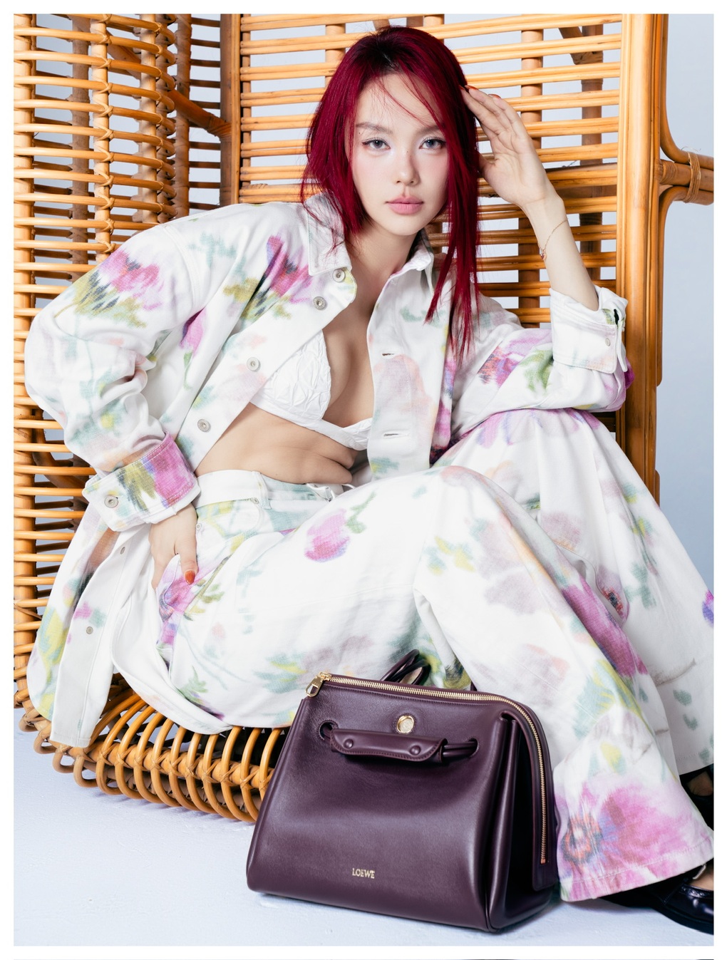 Minh Hang ត្រឡប់ចូលប្រឡូកក្នុងវិស័យតន្ត្រីវិញក្រោយពេល៧ឆ្នាំ រំលឹកពីការសម្តែងការគប់ឌីសដ៏អស្ចារ្យរបស់នាង - ២ Minh Hằng trở lại âm nhạc sau 7 năm, nhắc lại màn ném đĩa gây chú ý - 2