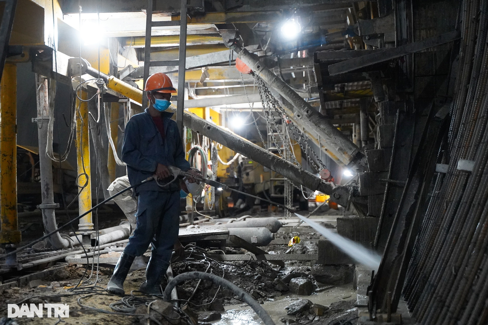 Bên trong đại công trường xây dựng hầm bao biển lớn nhất Việt Nam - 4 Bên trong đại công trường xây dựng hầm bao biển lớn nhất Việt Nam - 4