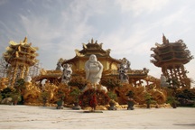 Mãn nhãn với ngôi chùa "dát vàng" ngay gần Hà Nội