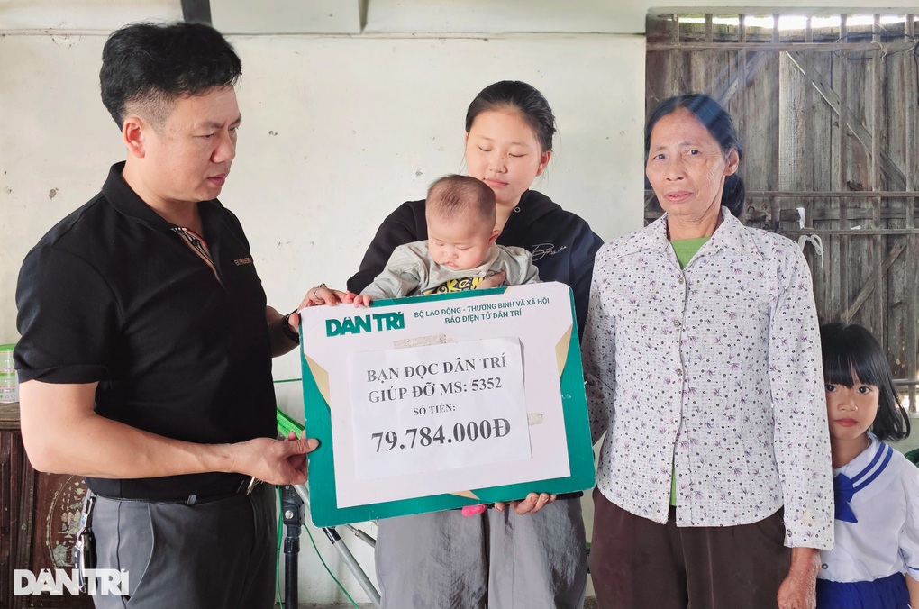Gần 210 triệu đồng đến với thiếu nữ làm mẹ ở tuổi 16 sinh con bệnh tật - 1 Gần 210 triệu đồng đến với thiếu nữ làm mẹ ở tuổi 16 sinh con bệnh tật - 1