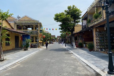 Nhà hàng, khách sạn nguy cơ bị xiết nợ