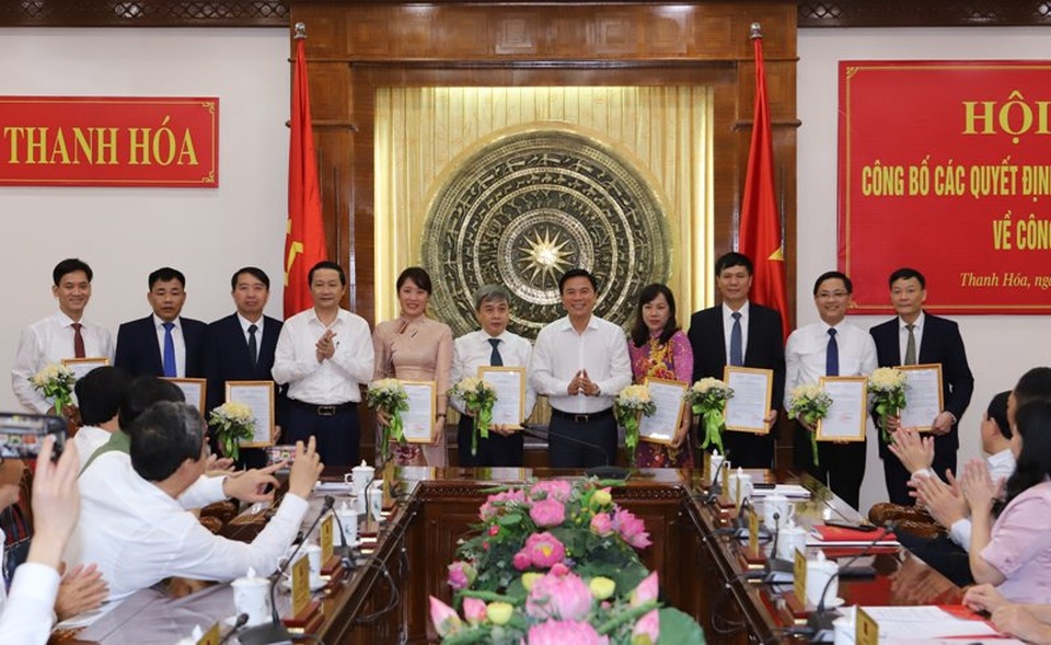 Thanh Hóa bổ nhiệm, điều động hàng loạt lãnh đạo - 1 Thanh Hóa bổ nhiệm, điều động hàng loạt lãnh đạo - 1