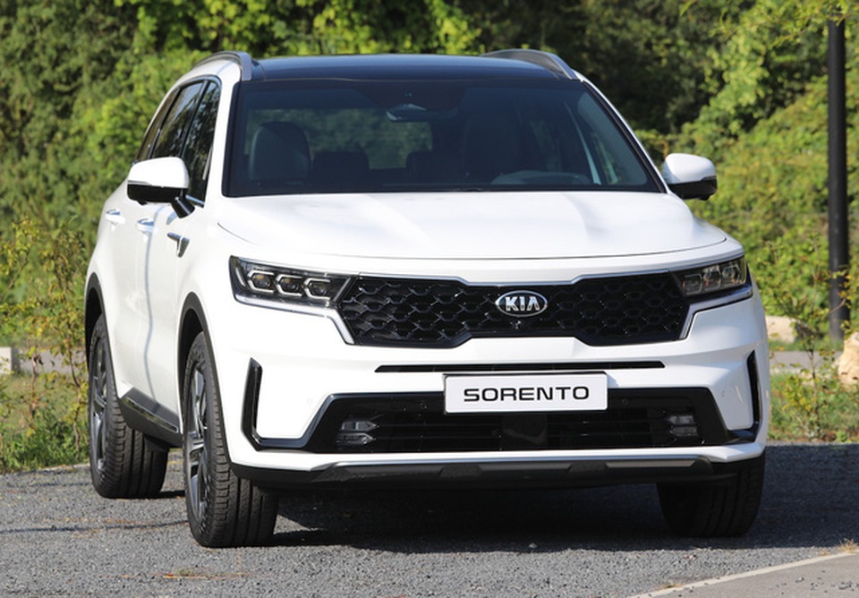 SUV tiền tỷ chạy đua công nghệ an toàn, khách Việt hoa mắt lựa chọn - 3 SUV tiền tỷ chạy đua công nghệ an toàn, khách Việt hoa mắt lựa chọn - 3