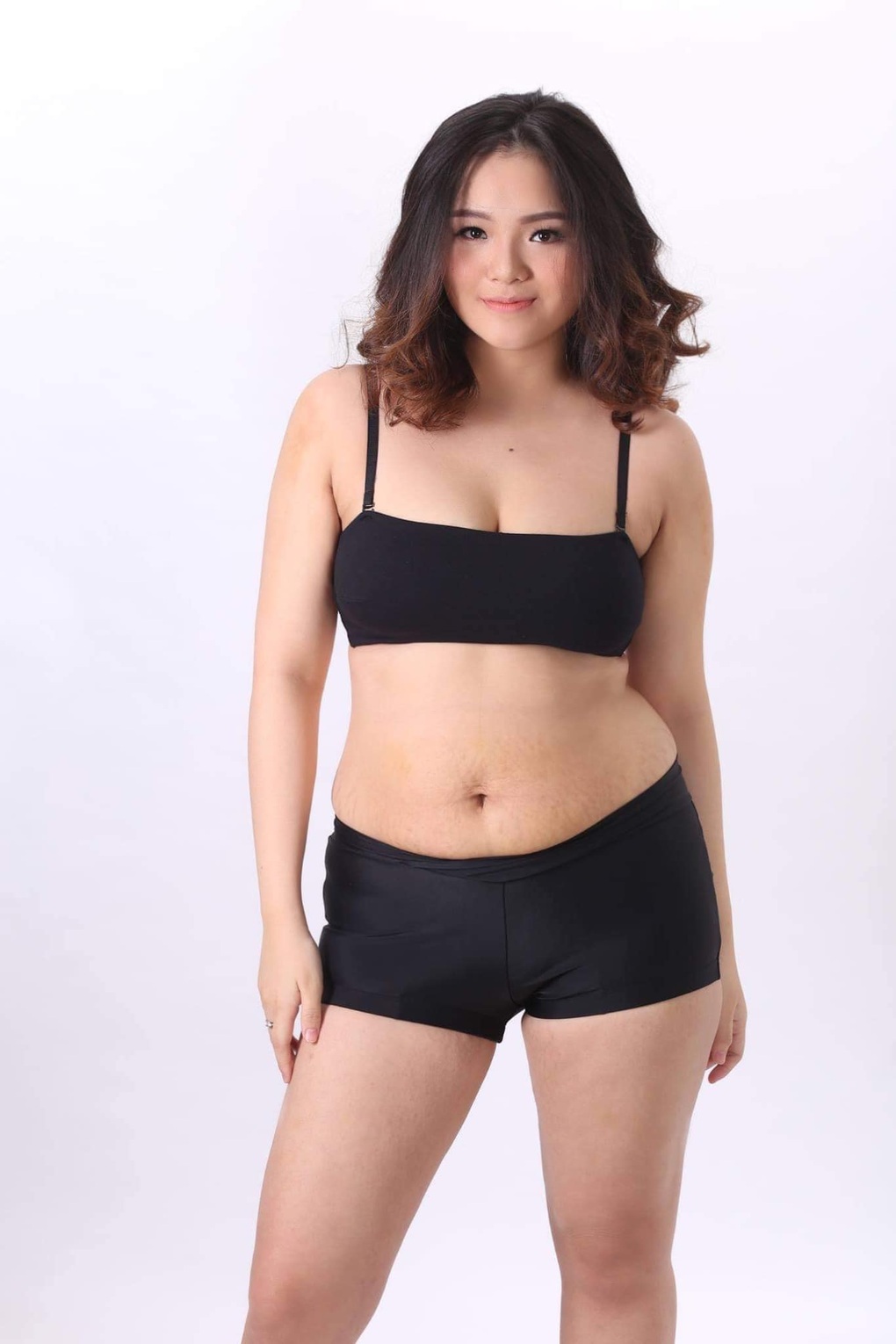 Sao nữ gợi cảm của Mùi ngò gai hé lộ quá khứ nặng 87kg, da rạn chằng chịt - 1 Sao nữ gợi cảm của Mùi ngò gai hé lộ quá khứ nặng 87kg, da rạn chằng chịt - 1