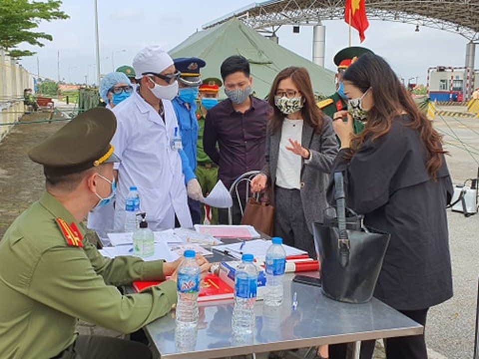 Người từ vùng dịch về Hải Phòng phải tự chi trả chi phí cách ly - 1 Người từ vùng dịch về Hải Phòng phải tự chi trả chi phí cách ly - 1