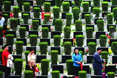 Béo bở dịch vụ kinh doanh “nhà” cho người chết