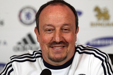 Rafa Benitez thờ ơ trước nguồn tin sắp bị sa thải
