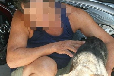 Băng "cẩu tặc" dùng kích điện tấn công cả chủ nhà: Rùng mình vì sự manh động