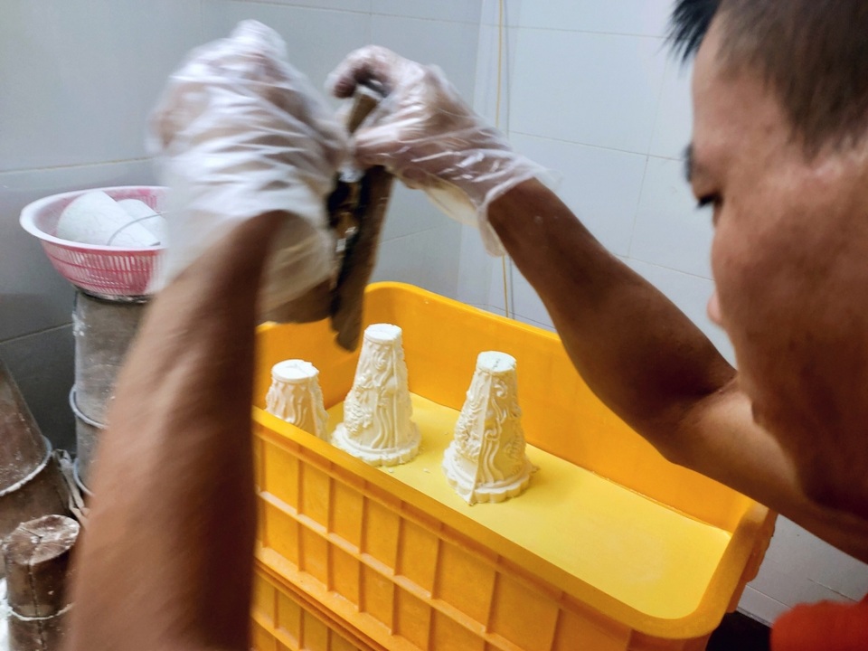 Gia đình hơn 6 thập kỷ giữ nghề đóng oản giữa lòng Hà Nội - 7