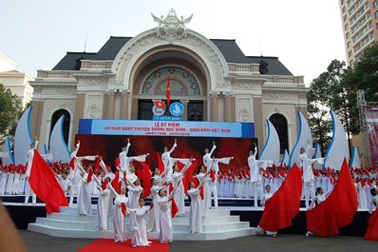 Hoành tráng lễ kỉ niệm ngày HSSV 