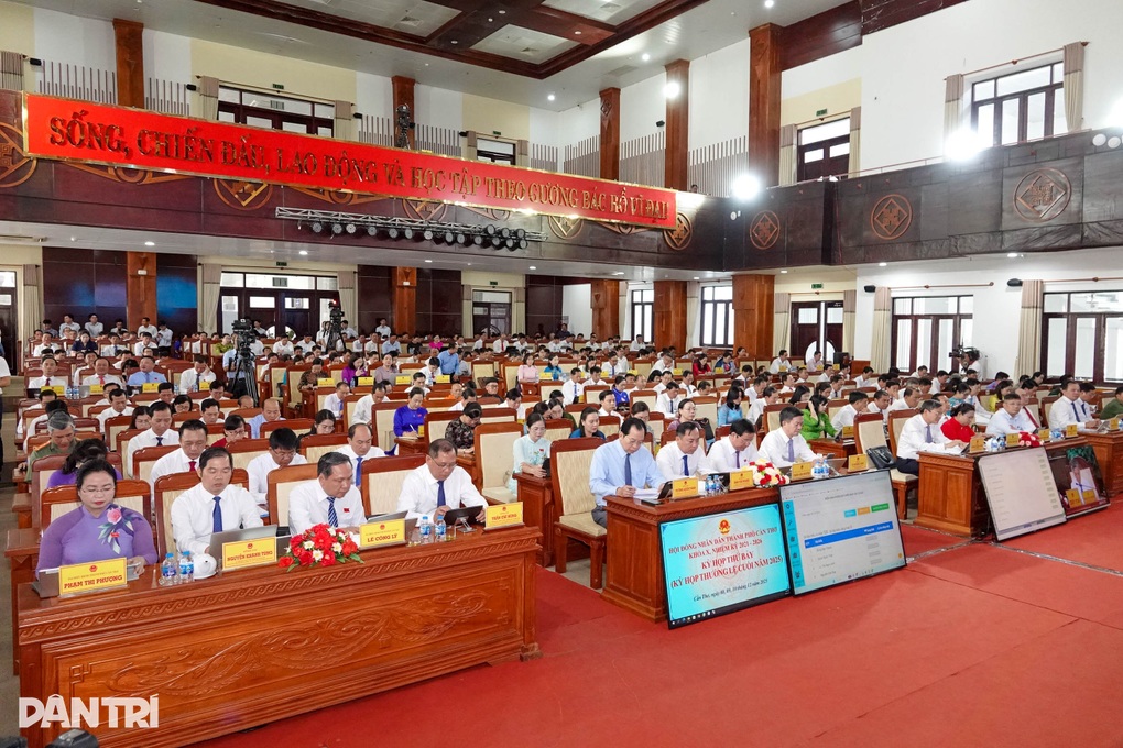 Cần Thơ nêu 8 nhiệm vụ trọng tâm của năm 2026 - 2 Cần Thơ nêu 8 nhiệm vụ trọng tâm của năm 2026 - 2