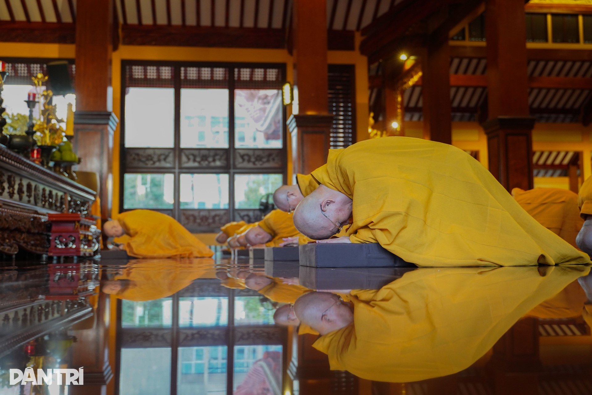 Hàng ngàn chùa thỉnh chuông sáng 1/7, cầu quốc thái dân an - 6 Hàng ngàn chùa thỉnh chuông sáng 1/7, cầu quốc thái dân an - 6