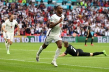 Sterling và Kane giúp tuyển Anh "rửa hận" thành công trước Đức