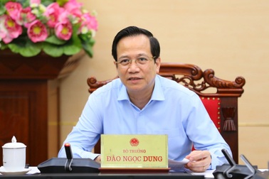 Bộ trưởng Lao động truy, TPHCM 400.000 người mất việc, sao hỗ trợ chỉ 200?