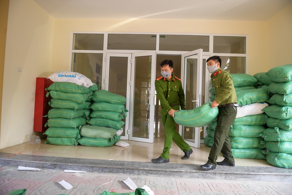 Thêm điểm phát gạo, thực phẩm miễn phí cho người khó khăn ở Hà Nội - 6 Thêm điểm phát gạo, thực phẩm miễn phí cho người khó khăn ở Hà Nội - 6