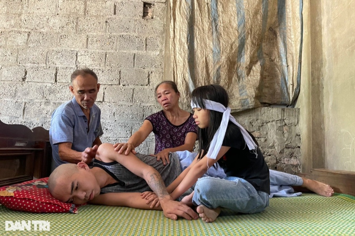 Nghẹn lòng bé 9 tuổi không cha, mồ côi mẹ, lay lắt cùng ông bà nghèo khó - 8