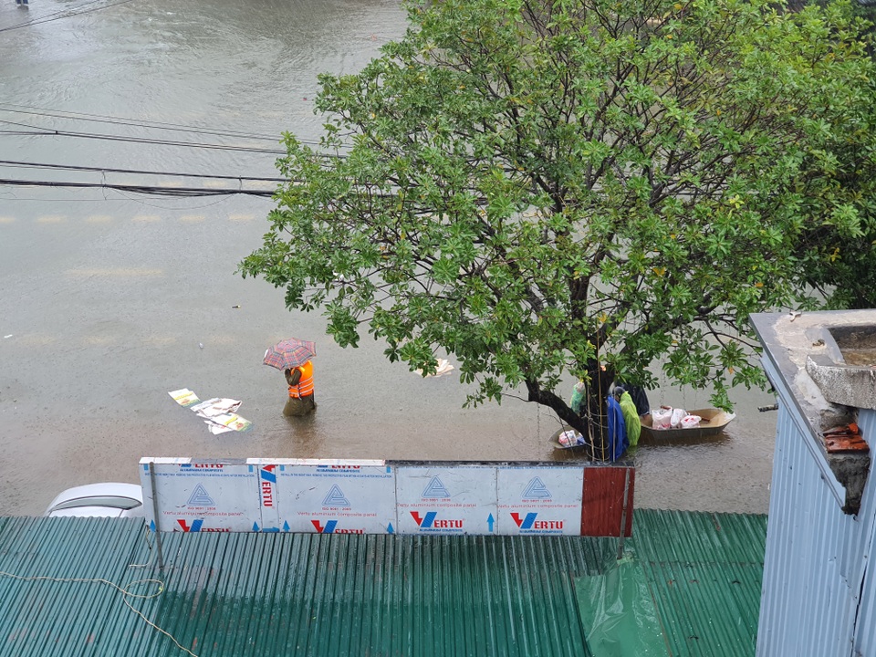 Hà Tĩnh đang gánh chịu trận lũ lụt lớn nhất trong 50 năm qua? - 12 Hà Tĩnh đang gánh chịu trận lũ lụt lớn nhất trong 50 năm qua? - 12