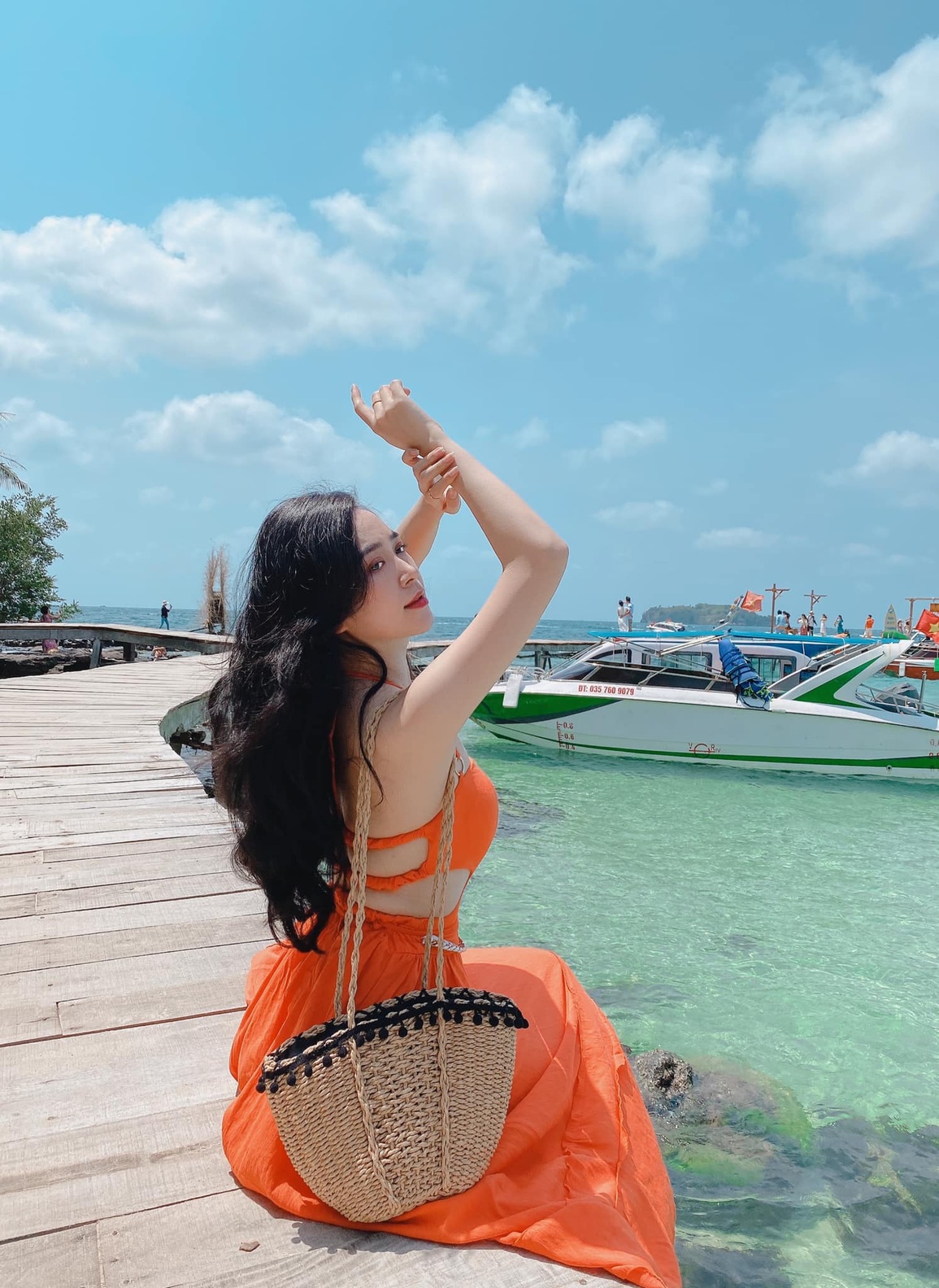 Bầm dập vì cảnh bị đánh ghen, Kim Oanh Thương ngày nắng về tiết lộ bí mật - 14 Bầm dập vì cảnh bị đánh ghen, Kim Oanh Thương ngày nắng về tiết lộ bí mật - 14