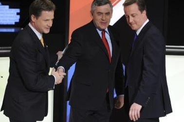 Đảng Bảo thủ thắng lớn và 2 kịch bản cho chính trường Anh