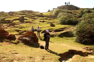 Bình Định: Đẹp ngỡ ngàng thiên đường biển hoang sơ Eo Gió