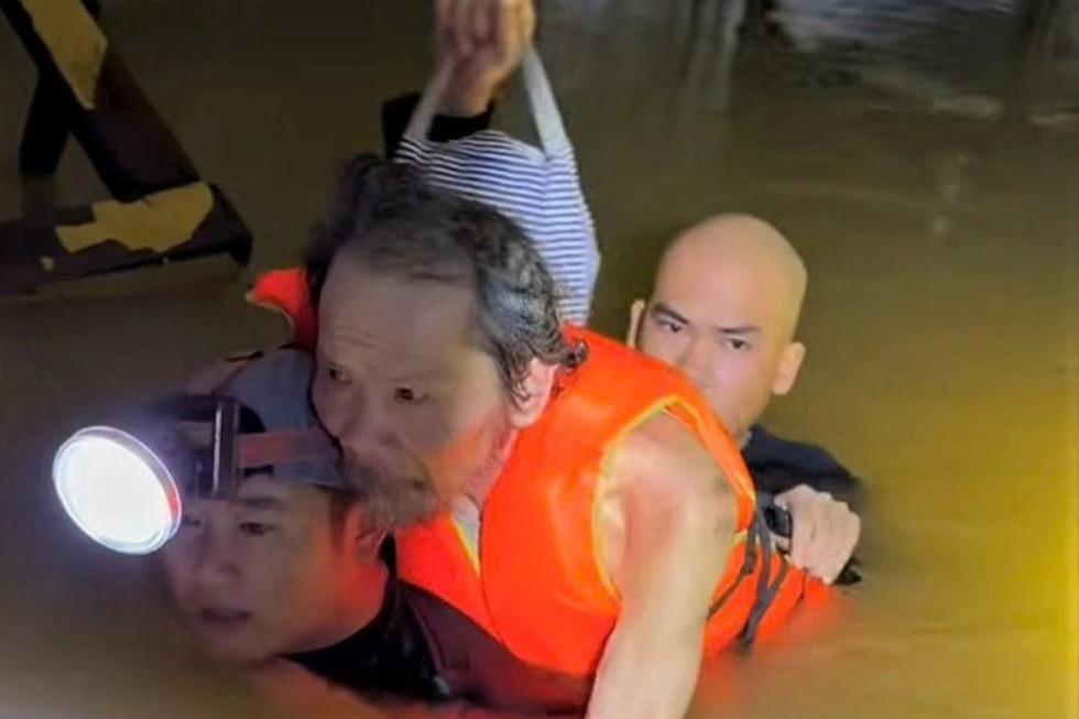 Những kỷ lục buồn trong đợt mưa lũ lịch sử ở miền Trung - 1 Những kỷ lục buồn trong đợt mưa lũ lịch sử ở miền Trung - 1