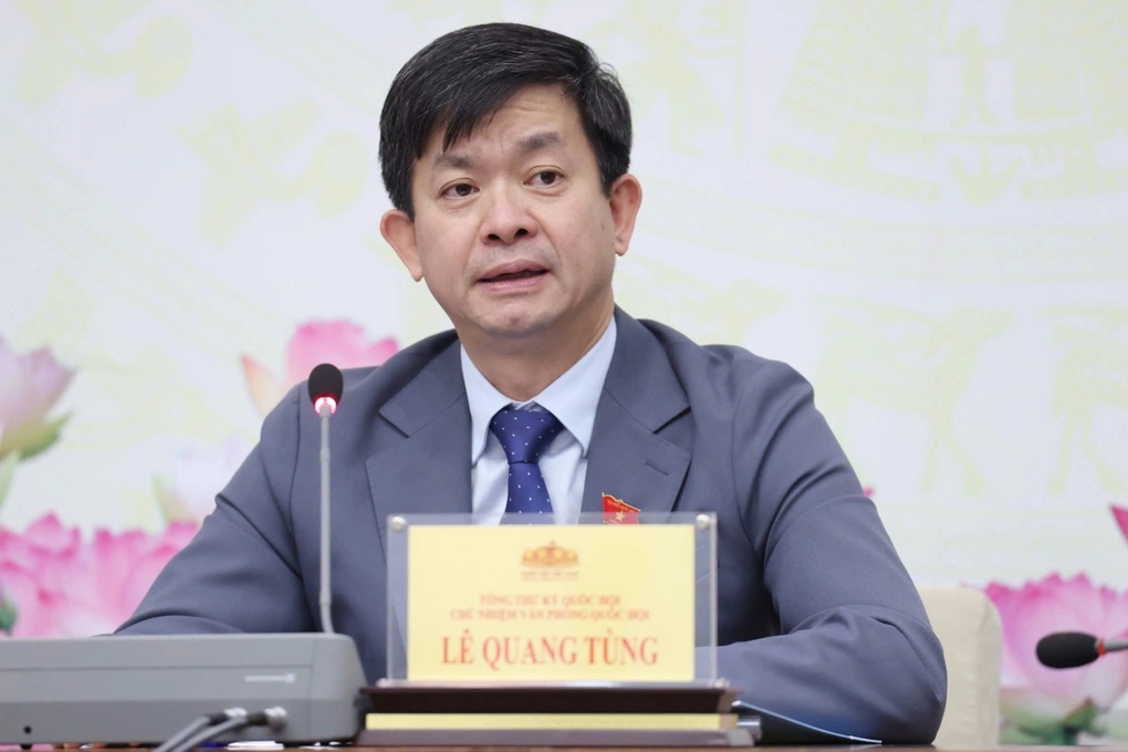 Nhiều cán bộ tự nguyện từ trưởng xuống phó, chấp nhận hy sinh - 2 Nhiều cán bộ tự nguyện từ trưởng xuống phó, chấp nhận hy sinh - 2