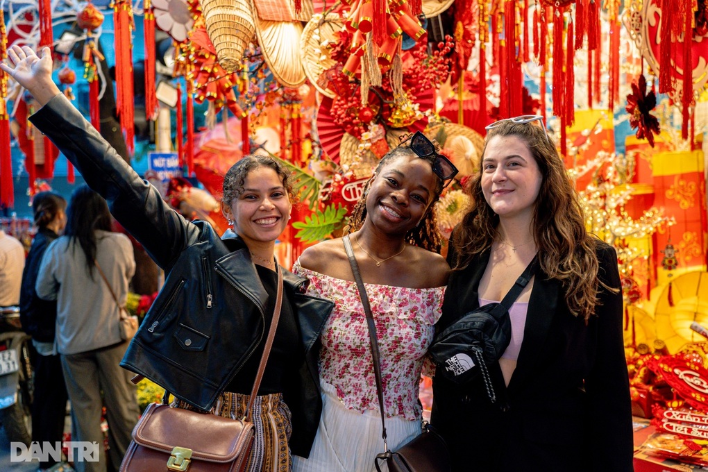 Việt Nam miễn visa cho công dân 12 nước - 1 Việt Nam miễn visa cho công dân 12 nước - 1