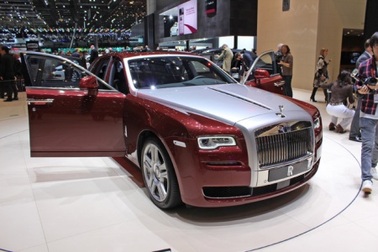 Rolls-Royce giới thiệu xe Ghost phiên bản mới