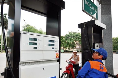 Nhập xăng Trung Quốc, Singapore, pha chế thành xăng nội