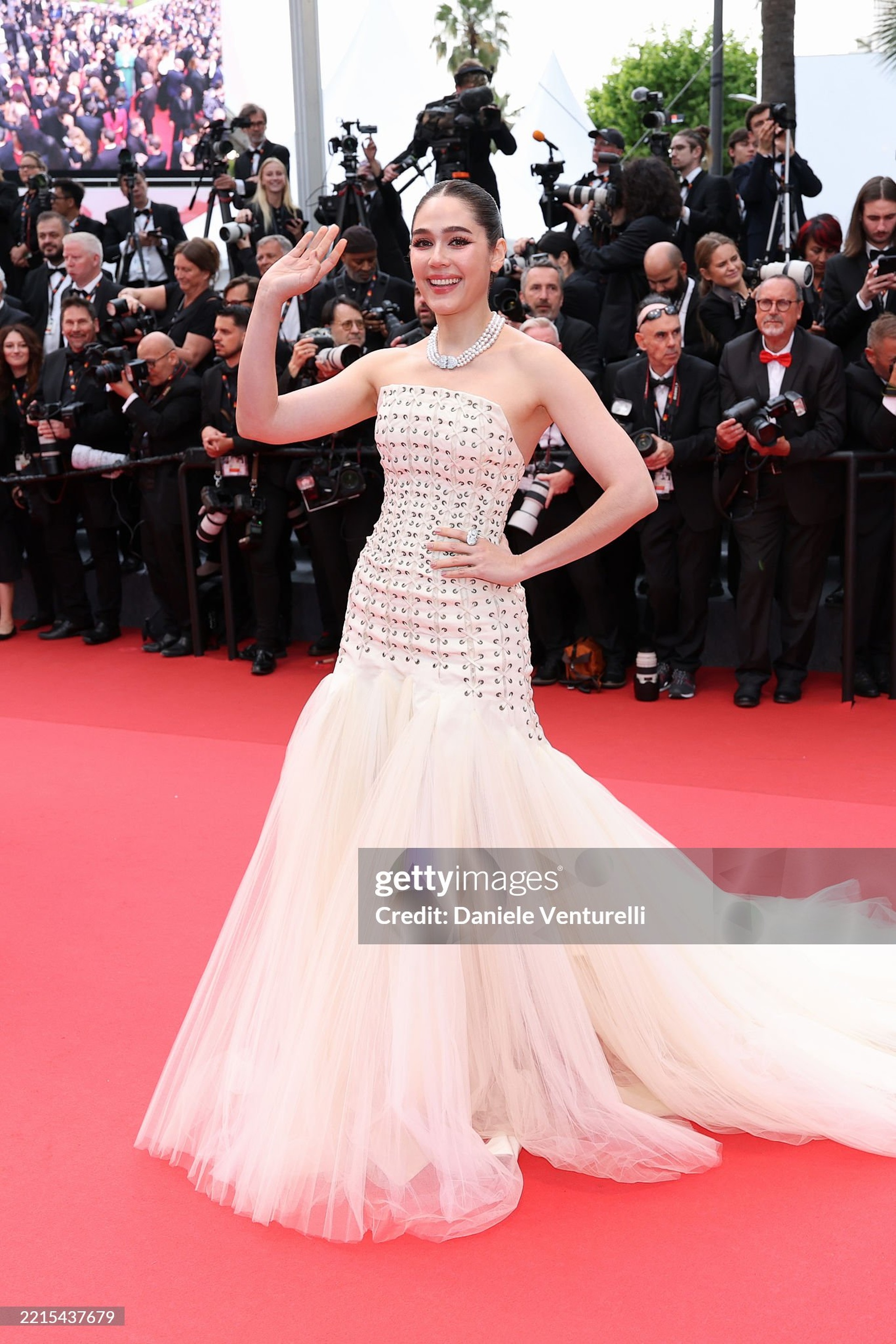Angelina Jolie đẹp dịu dàng như nàng thơ tại LHP Cannes 2025 - 13 Angelina Jolie đẹp dịu dàng như nàng thơ tại LHP Cannes 2025 - 13