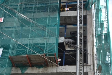 Cháy tại tòa nhà cao tầng đang xây dựng