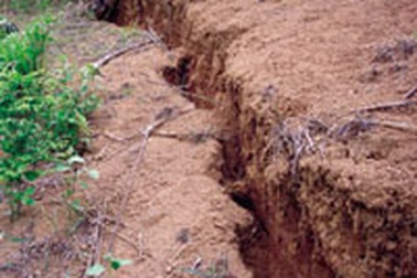 Đất nứt tại Hoà Bình, lo cho đập thuỷ điện