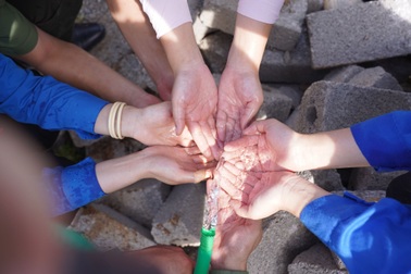 Hành trình “cõng” nước sạch lên bản của hàng nghìn chiến sĩ Mùa hè Xanh