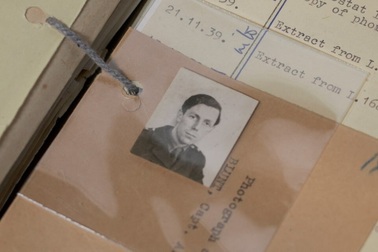 Bí mật về điệp viên KGB từng làm cố vấn cho Nữ hoàng Anh Elizabeth