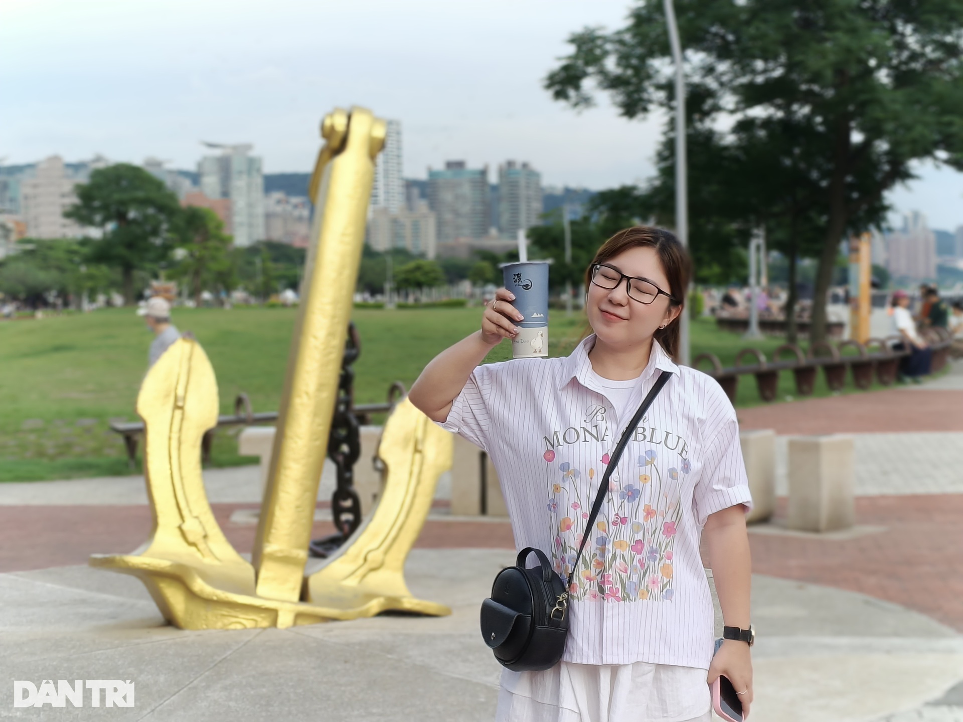 Đánh giá Vivo V50 Lite 5G: Pin khoẻ, hiệu suất trung bình - 14 Đánh giá Vivo V50 Lite 5G: Pin khoẻ, hiệu suất trung bình - 14