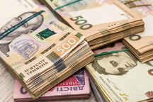 Phát hiện 1 triệu USD giấu dưới sofa ở nhà cựu thứ trưởng Ukraine