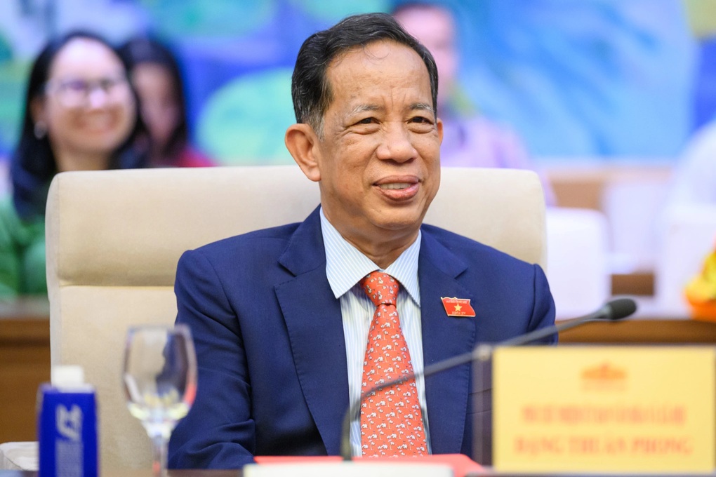 Phó chủ nhiệm một ủy ban của Quốc hội chủ động xin nghỉ khi sắp xếp bộ máy - 1 Phó chủ nhiệm một ủy ban của Quốc hội chủ động xin nghỉ khi sắp xếp bộ máy - 1