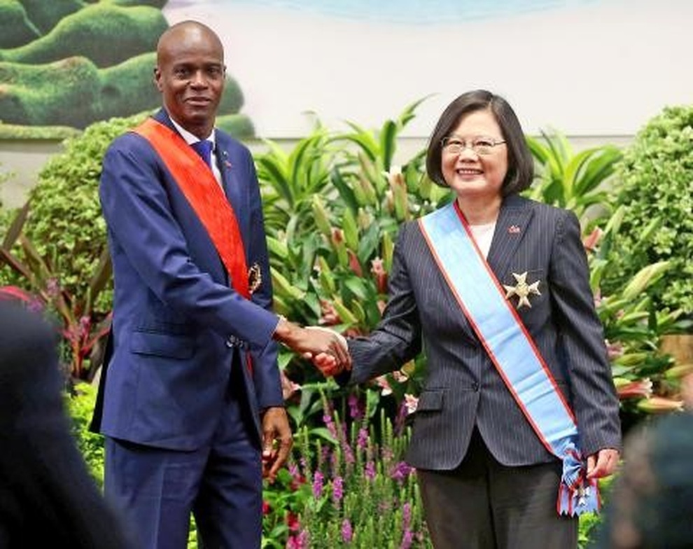 Ly kỳ vụ nghi phạm ám sát Tổng thống Haiti tự chui đầu vào rọ - 2 Ly kỳ vụ nghi phạm ám sát Tổng thống Haiti tự chui đầu vào rọ - 2