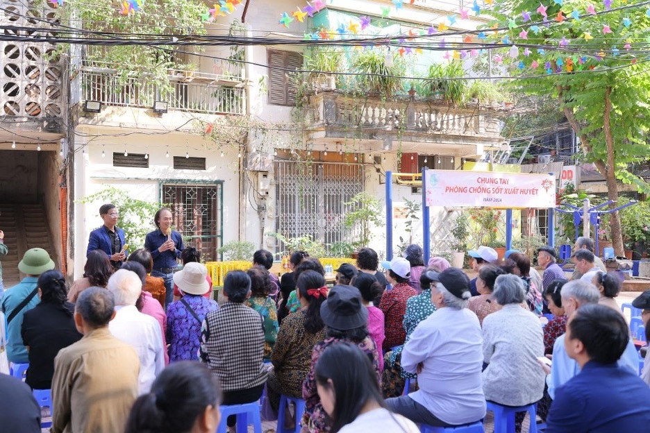 डेंगू बुखार की रोकथाम के लिए हाथ मिलाएँ कार्यक्रम का शुभारंभ - 4 Phát động chương trình Chung tay phòng chống sốt xuất huyết - 4
