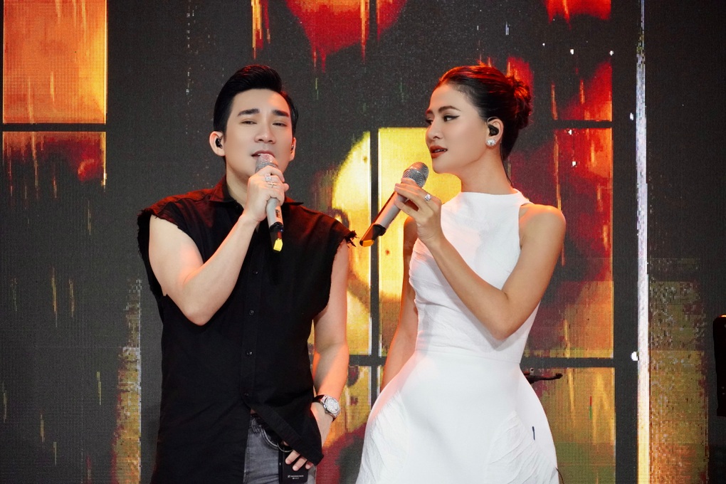 Hà Nhi bất ngờ về sự trẻ trung của Quang Hà - 1 Hà Nhi bất ngờ về sự trẻ trung của Quang Hà - 1