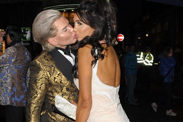 Hai sao nghiện "dao kéo" thân thiết bên nhau