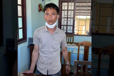 Tạm giữ hình sự đối tượng ném con gái 5 tuổi xuống sông