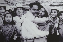 Khai mạc triển lãm kỷ niệm tình hữu nghị Việt - Lào