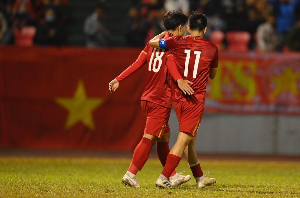 Tuyển Việt Nam 3-2 U22 Việt Nam: Văn Quyết, Đức Chinh ghi bàn - 17 Tuyển Việt Nam 3-2 U22 Việt Nam: Văn Quyết, Đức Chinh ghi bàn - 17