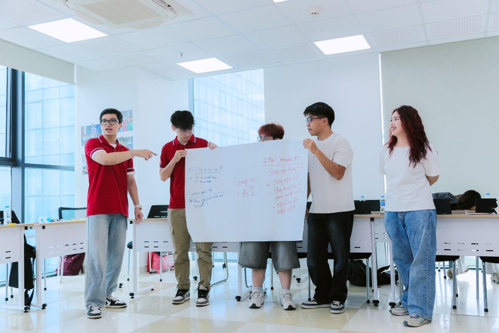 UWE Bristol Vietnam đưa AI và tư duy phản biện vào thực tiễn cho sinh viên - 3 UWE Bristol Vietnam đưa AI và tư duy phản biện vào thực tiễn cho sinh viên - 3