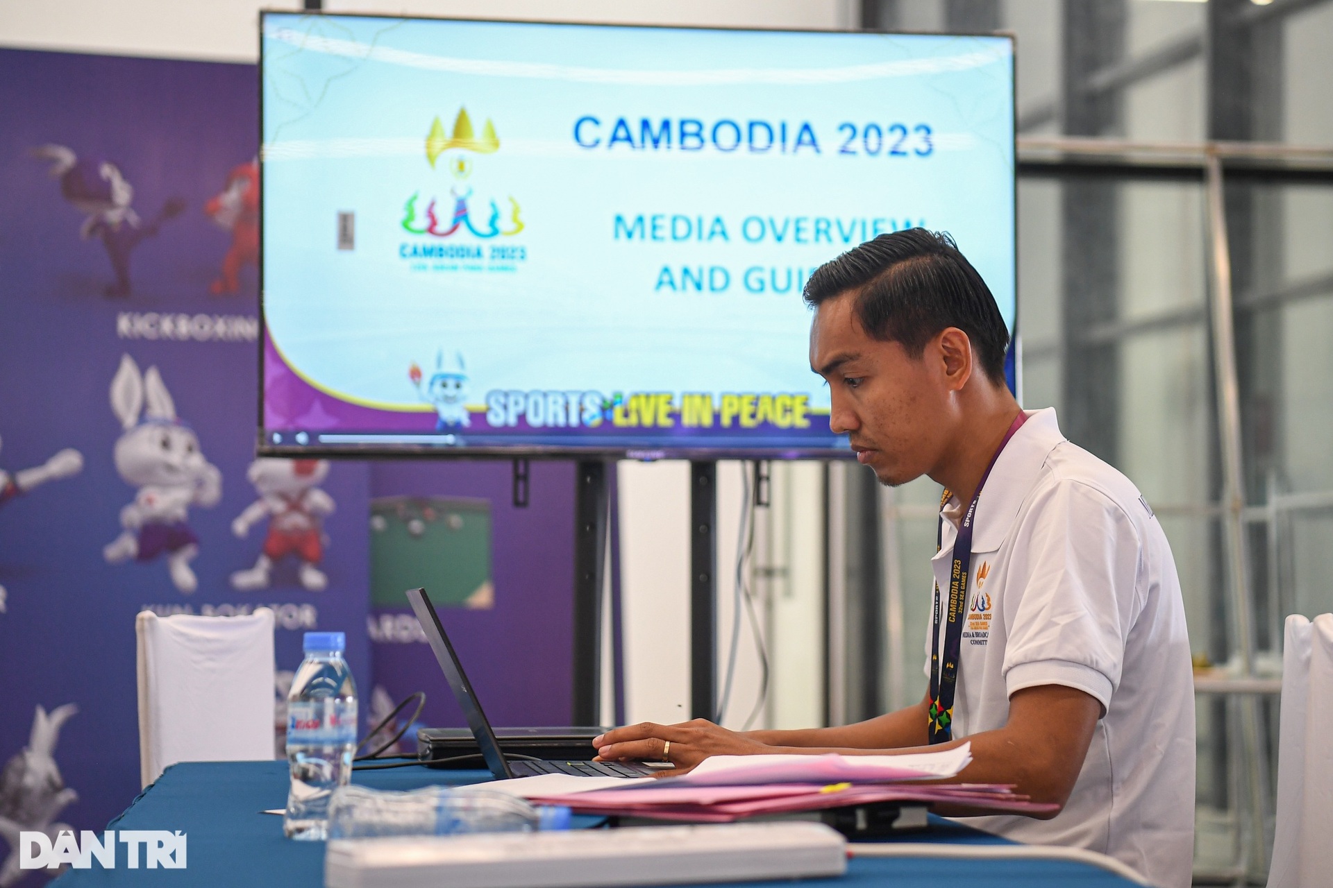 Bên trong đại bản doanh của hàng nghìn phóng viên tác nghiệp SEA Games 32 - 6 Bên trong đại bản doanh của hàng nghìn phóng viên tác nghiệp SEA Games 32 - 6