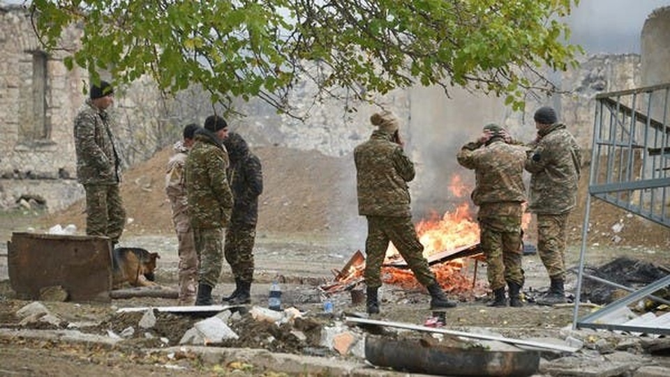 Xe tăng Azerbaijan ùn ùn tiến vào tiếp quản quận đầu tiên từ Armenia - 1 Xe tăng Azerbaijan ùn ùn tiến vào tiếp quản quận đầu tiên từ Armenia - 1