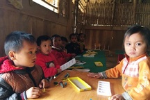 Trẻ em 5 tuổi thuộc diện khó khăn được miễn học phí mẫu giáo